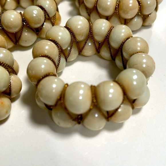 Kemp & Beatley Hsndmade Set of 8 Napkin Holders  Fake pearls.  Gold wire - Picture 4 of 4